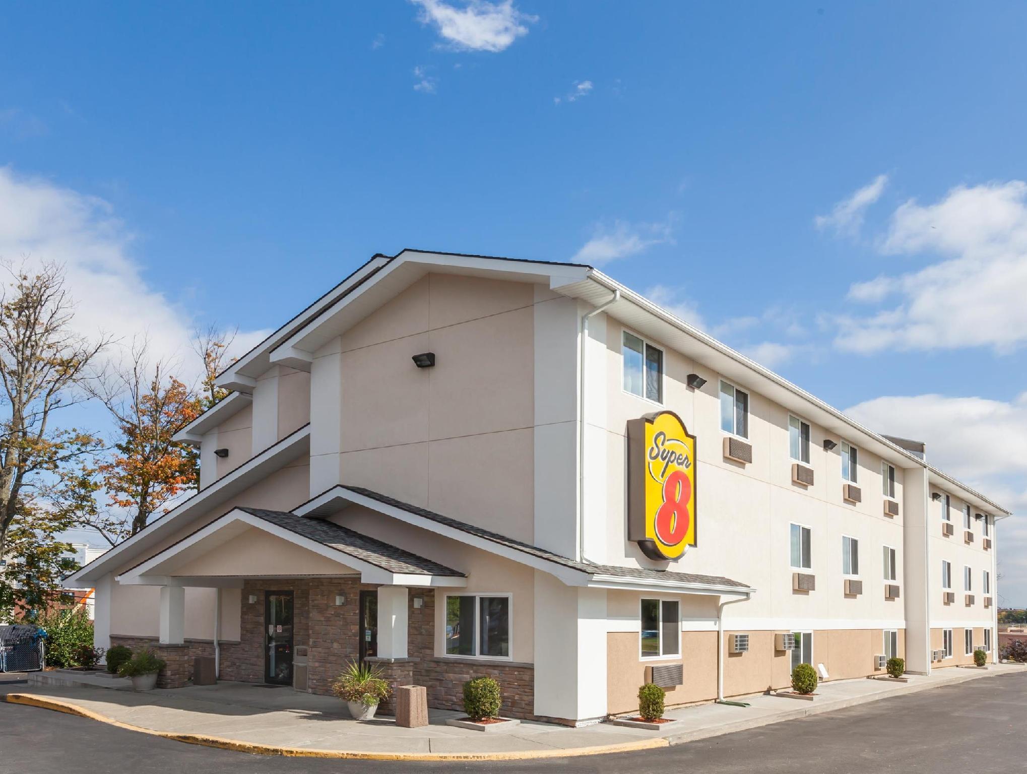 Super 8 By Wyndham Latham - Albany Airport Hotel Exterior photo